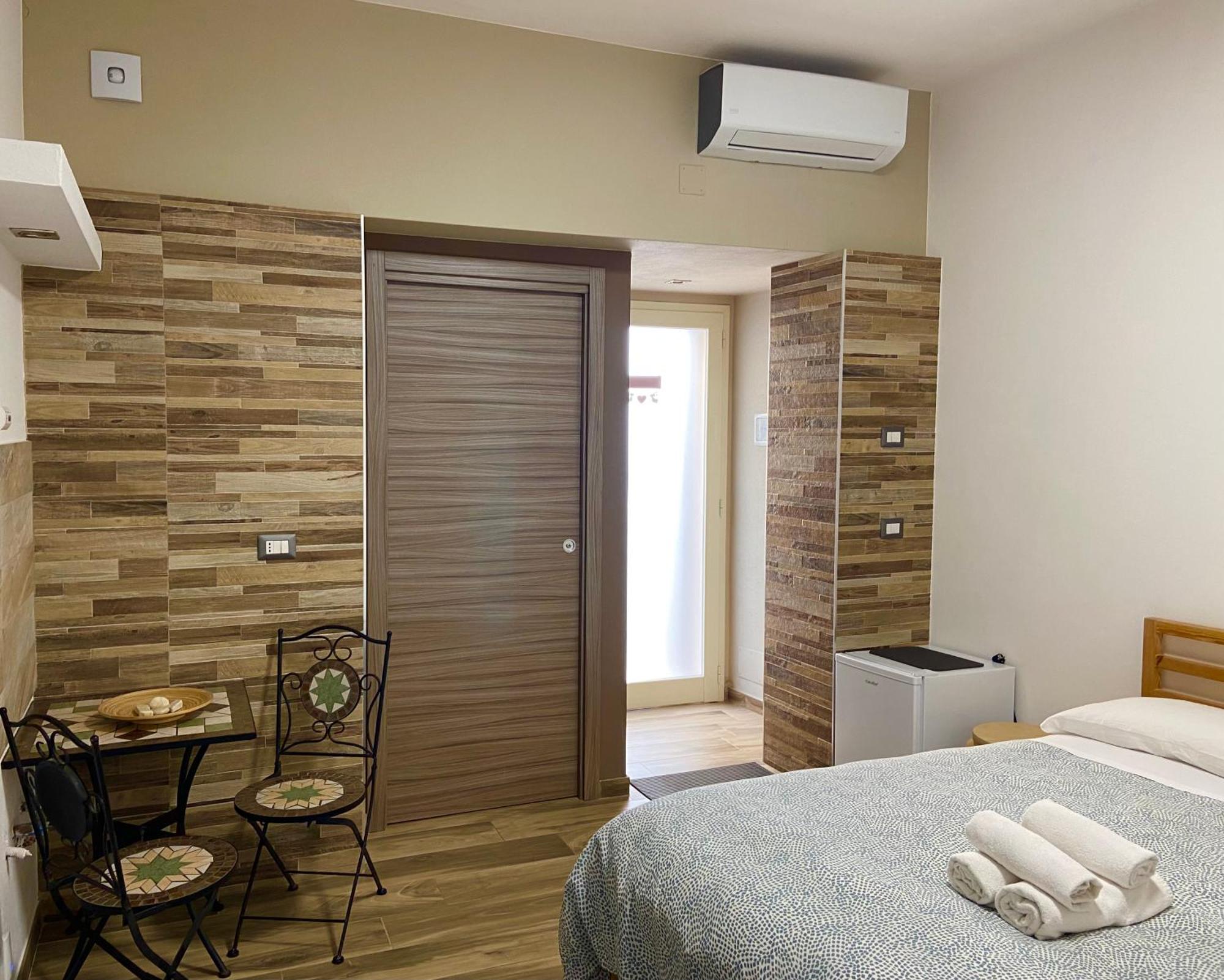 Annette Rooms Бари Экстерьер фото
